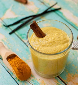 turmeric smoothie with curcumin